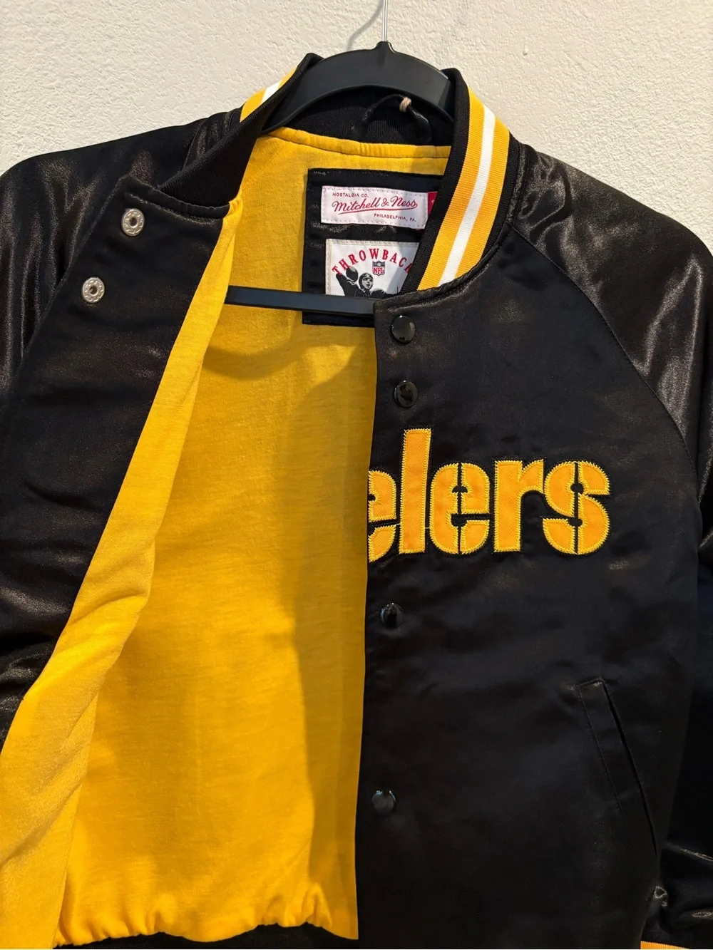 Mitchell & Ness brand new